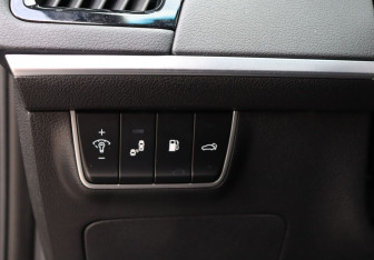 Подержанный автомобиль Kia Stinger 2019 года (22 фото)
