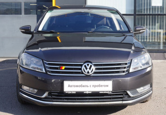 Подержанный автомобиль Volkswagen Passat Sedan 2011 года (2 фото)
