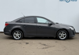 Подержанный автомобиль Chevrolet Cruze Sedan 2014 года (4 фото)