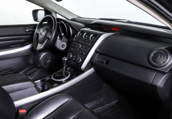 Подержанный автомобиль Mazda CX-7 2010 года (10 фото)
