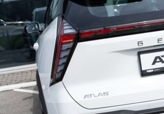 Новый Geely Atlas 2025 (14 фото)
