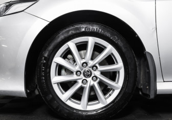 Подержанный автомобиль Toyota Camry Sedan 2021 года (25 фото)