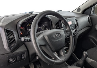 Подержанный автомобиль LADA (ВАЗ) XRAY 2018 года (15 фото)