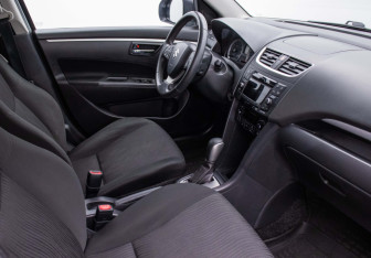 Подержанный автомобиль Suzuki Swift Hatchback 2011 года (9 фото)