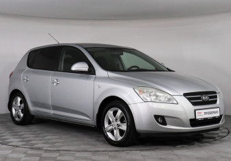 Подержанный автомобиль Kia Ceed Hatchback 2009 года (3 фото)