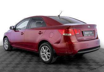 Подержанный автомобиль Kia Cerato Sedan 2010 года (7 фото)