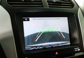 Подержанный автомобиль Ford Explorer 2013 года (16 фото)