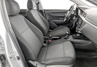 Подержанный автомобиль Kia Rio Hatchback 2021 года (23 фото)