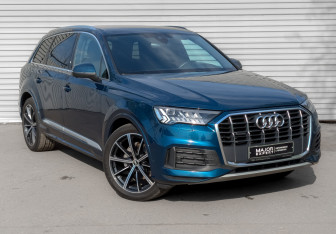 Подержанный автомобиль Audi Q7 2021 года (3 фото)