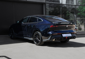 Подержанный автомобиль Changan UNI-V 2023 года (6 фото)