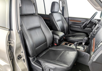 Подержанный автомобиль Mitsubishi Pajero 2008 года (24 фото)