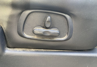 Подержанный автомобиль Mitsubishi Pajero 2008 года (16 фото)