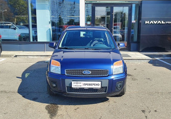 Подержанный автомобиль Ford Fusion 2011 года (2 фото)