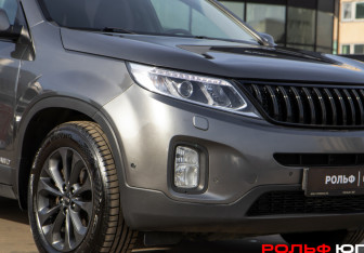 Подержанный автомобиль Kia Sorento 2016 года (19 фото)