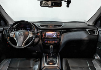 Подержанный автомобиль Nissan Qashqai 2014 года (13 фото)