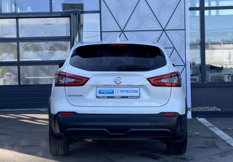 Подержанный автомобиль Nissan Qashqai 2019 года (6 фото)