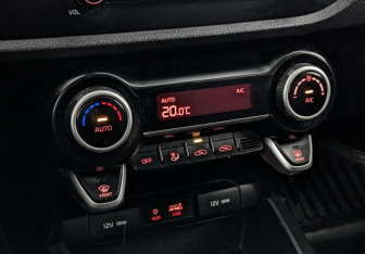 Подержанный автомобиль Kia Rio Hatchback 2019 года (25 фото)