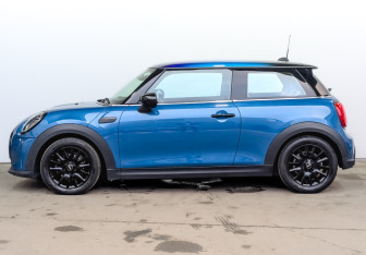 Подержанный автомобиль MINI Hatch 2021 года (8 фото)