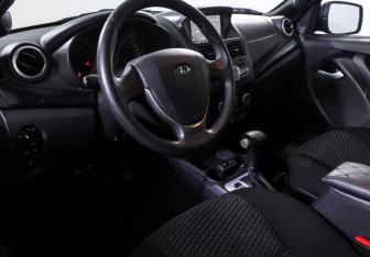 Подержанный автомобиль LADA (ВАЗ) Kalina Hatchback 2014 года (14 фото)