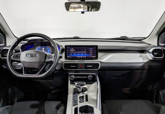 Подержанный автомобиль Geely Coolray 2022 года (12 фото)