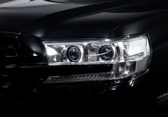 Подержанный автомобиль Toyota Land Cruiser Suv 2016 года (16 фото)