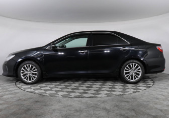Подержанный автомобиль Toyota Camry Sedan 2017 года (8 фото)