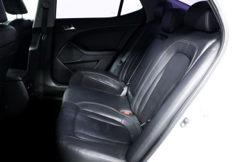 Подержанный автомобиль Kia Optima Sedan 2012 года (11 фото)