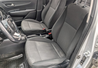 Подержанный автомобиль Kia Rio Hatchback 2021 года (20 фото)