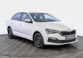 Подержанный автомобиль Skoda Rapid Liftback 2022 года (3 фото)