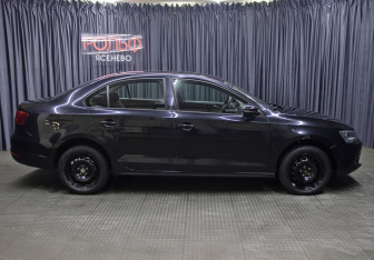 Подержанный автомобиль Volkswagen Jetta Sedan 2012 года (4 фото)