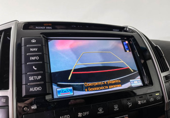 Подержанный автомобиль Toyota Land Cruiser Suv 2014 года (24 фото)