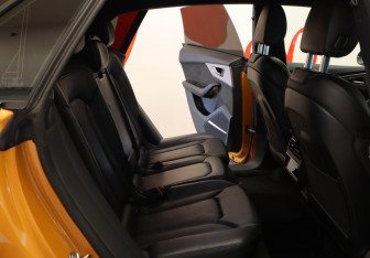 Подержанный автомобиль Audi Q8 2019 года (26 фото)