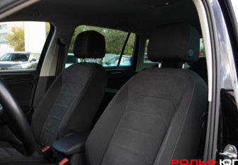 Подержанный автомобиль Volkswagen Tiguan 2019 года (14 фото)