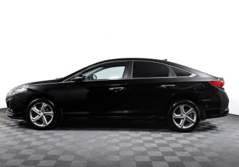 Подержанный автомобиль Hyundai Sonata 2019 года (8 фото)