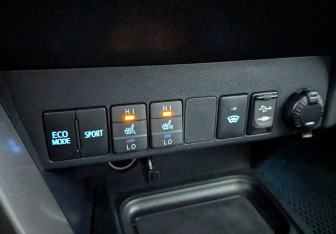 Подержанный автомобиль Toyota RAV4 2019 года (28 фото)