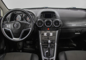 Подержанный автомобиль Opel Antara 2014 года (13 фото)