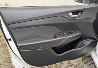 Подержанный автомобиль Hyundai Solaris Sedan 2019 года (18 фото)