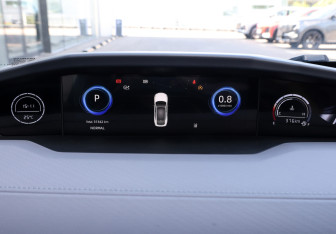 Подержанный автомобиль Changan UNI-V 2023 года (13 фото)
