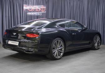 Подержанный автомобиль Bentley Continental GT Coupe 2021 года (5 фото)