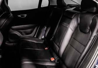 Подержанный автомобиль Volvo S60 2019 года (14 фото)