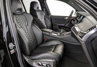 Подержанный автомобиль BMW X5 M 2020 года (24 фото)