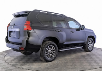 Подержанный автомобиль Toyota Land Cruiser Prado 2019 года (5 фото)