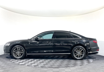 Подержанный автомобиль Audi A8 2019 года (8 фото)