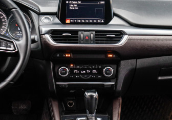 Подержанный автомобиль Mazda 6 Sedan 2017 года (10 фото)