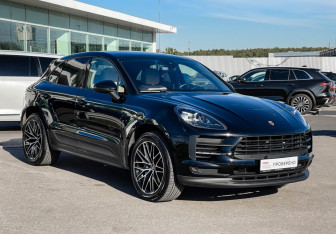 Подержанный автомобиль Porsche Macan 2020 года (3 фото)