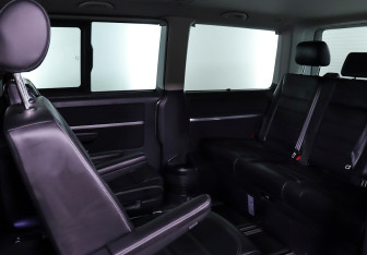Подержанный автомобиль Volkswagen Multivan 2020 года (16 фото)