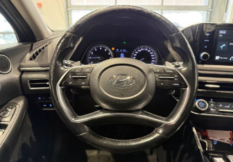 Подержанный автомобиль Hyundai Sonata 2020 года (14 фото)