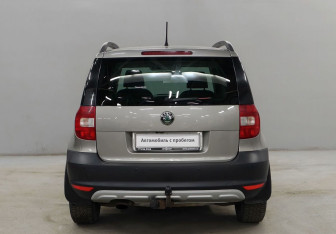Подержанный автомобиль Skoda Yeti 2012 года (5 фото)