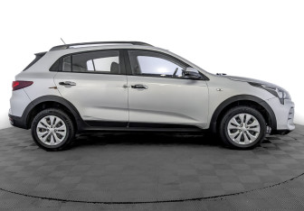 Подержанный автомобиль Kia Rio Hatchback 2021 года (4 фото)