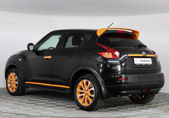 Подержанный автомобиль Nissan Juke 2013 года (5 фото)